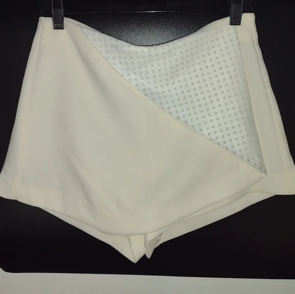 BCBGgeneration Skort - Picture 2 of 15